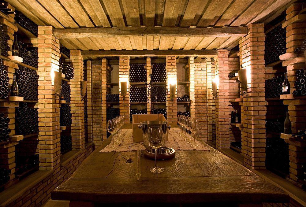 Stupnicki Dvori Winery Hotel Бродскі-Ступнік Екстер'єр фото