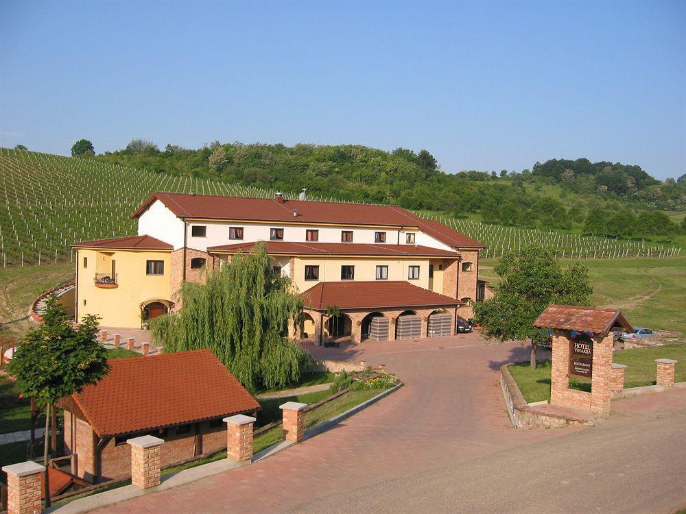Stupnicki Dvori Winery Hotel Бродскі-Ступнік Екстер'єр фото